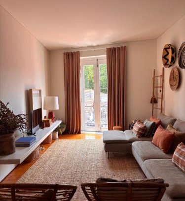 Lordelo do Ouro e Massarelos House | Casa Castanha: A 4-Star Stay with Outstanding Guest Reviews