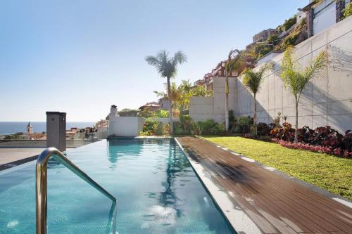 Camara de Lobos Apartment | Discover Casa Castanheta: 4-Star Family-Friendly Retreat