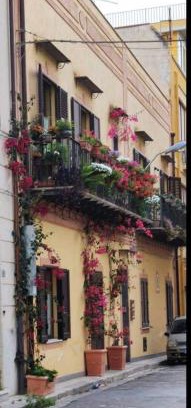 Bagheria Apartment | Casa Castelli: Perfect Getaway with Family-Friendly Amenities