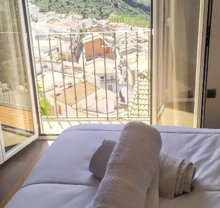 Torres House | Budget-Friendly Stay at Casa Castillo with Child-Friendly Amenities