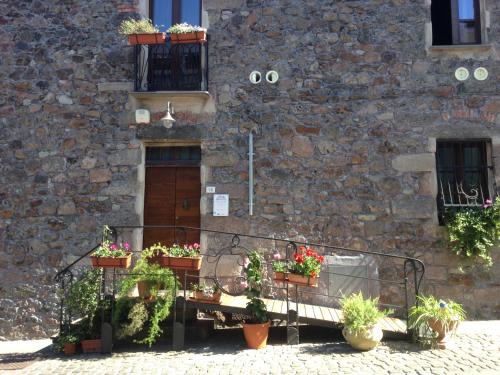 Macomer Bed & Breakfast | Pet-Friendly Retreat at Casa Castori - Rated 9/10 by Guests