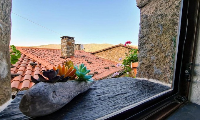 Gondramaz House | Family-Friendly Casa Catraia Gondramaz in Serra da Lousã