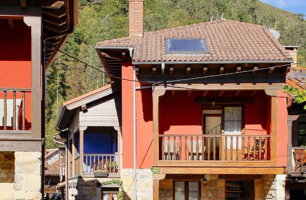 Pilona Ski Chalet | Casa Celis 1 Espinaredo: Guests Love Pet-Friendly Stays