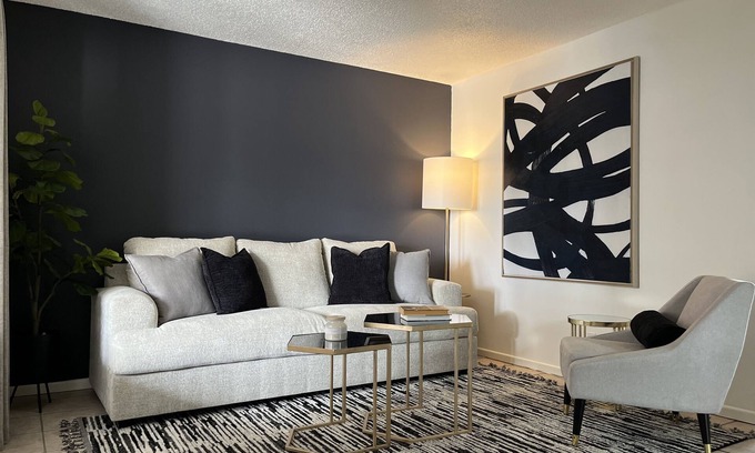 Amistad National Recreational Area Apartment | Cozy Casa Ceniza: Modern Apartment Near Shopping Mall