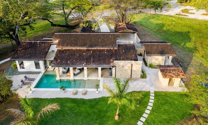 Tamarindo House | Family-Friendly Casa Cenizaro: 4BR House with Pool