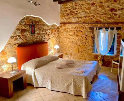 San Mauro Castelverde House | Discover Casa Centro Storico in a Medieval Village