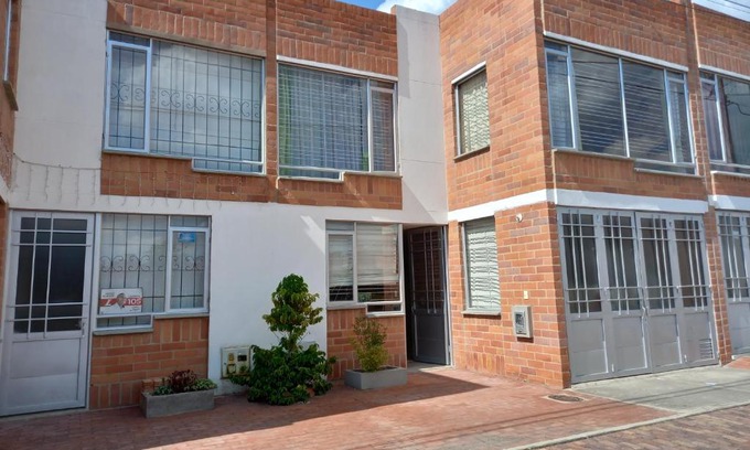Paipa House | Convenient CASA near PAIPA Train Station - 4 Star Stay
