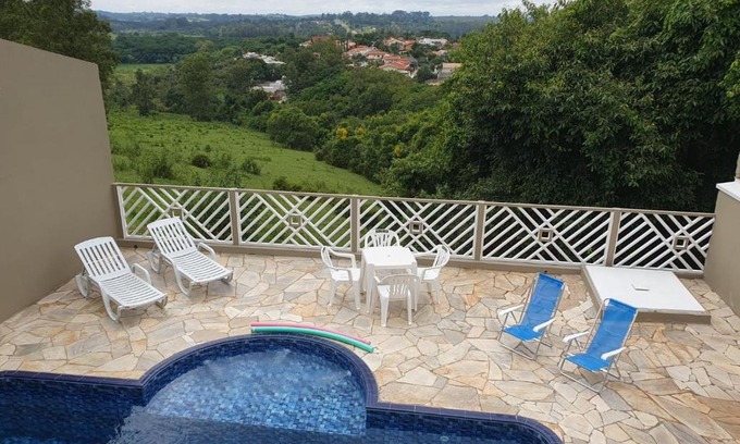 Aguas de Sao Pedro House | Casa ChaCha - Paz e Bem: Pet-Friendly Retreat with Pool