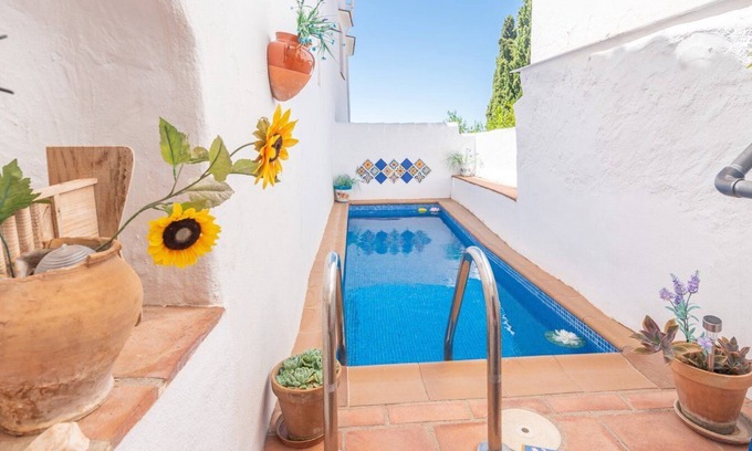 Gaucin Villa | Discover Casa Chantal Gaucín: Pool, Spa & Perfect Reviews
