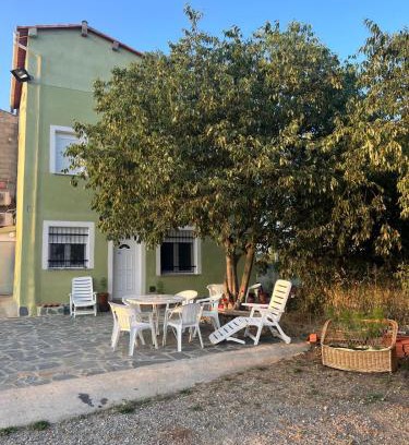 Estopinan del Castillo Cabin | Pet-Friendly Retreat at Casa Chao with Family Amenities