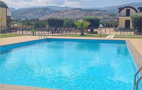 Isca Marina Apartment | Casa Chappell: Pet-Friendly Retreat with Pool Access