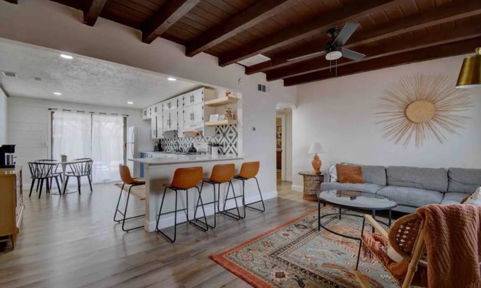 La Mesa House | Casa Charleston: 3BR Retreat with Hot Tub & Pet Perks