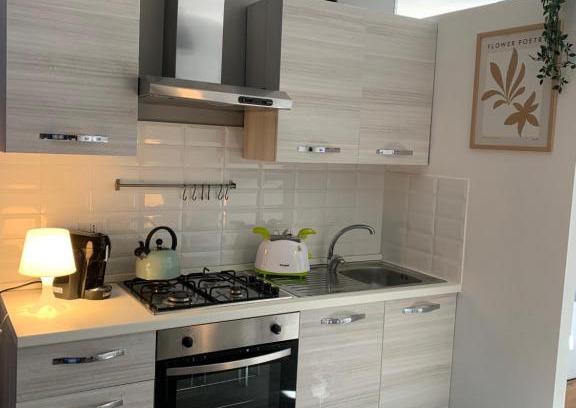 Pizzo House | Casa Charlotte: Guest Rated 9/10 with Family-Friendly Amenities