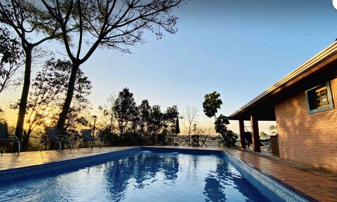 Bairro Canedos Cottage | Inviting Retreat at Casa Charmosa na Montanha with Spa & Pool