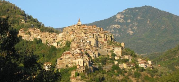 Apricale Apartment | Family-Friendly Stay at Casa Chiara - Rated 8/10 by Guests