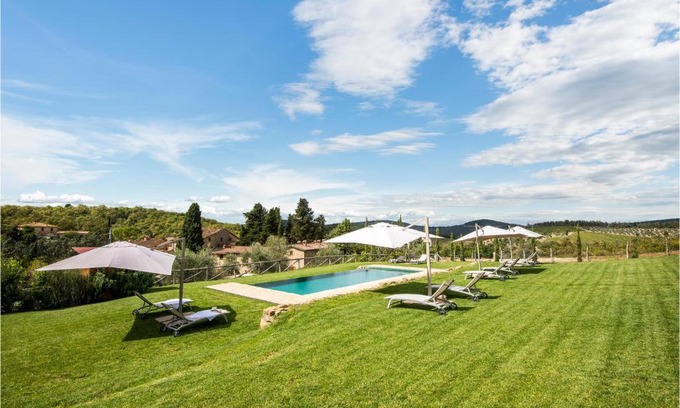 Gaiole in Chianti Apartment | Casa Chiara: Family-Friendly Getaway with Pool & 9/10 Rating