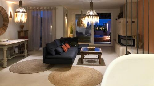 Algeciras Ski Chalet | Casa Chillout: Pet-Friendly Oasis with Ocean Views
