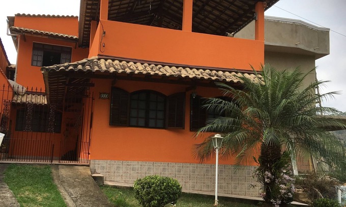 Santa Rita de Jacutinga House | Cozy Retreat at Casa - Cidade DAS Cachoeiras with Kitchen