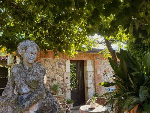 Cervinara Apartment | Cozy Fox Apartment in Cervinara - Pet-Friendly Retreat