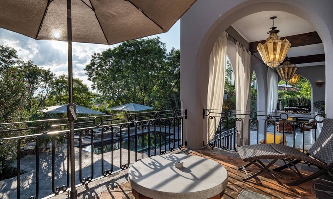Zona Centro Hotel | Experience Casa Cien: Guest Rated 10/10 with Pool & Spa