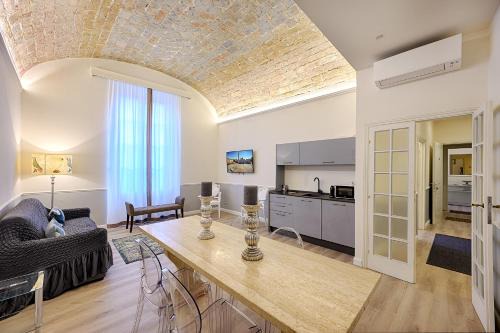 Siena Historical Center Apartment | Top-Rated Casa Ciseri: Family-Friendly with Gourmet Dining