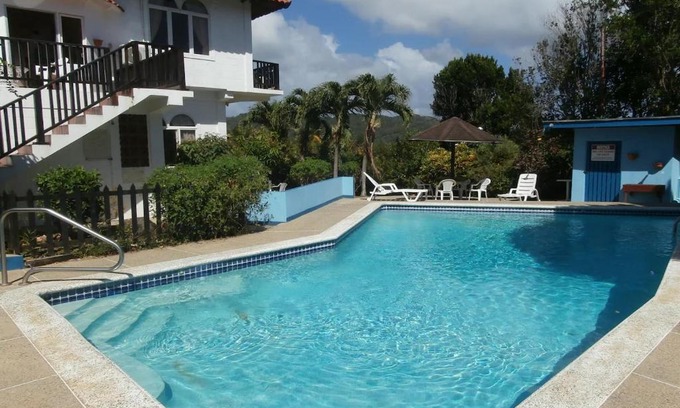 Bacolet Villa | Casa Clara - a bright & spacious holiday retreat