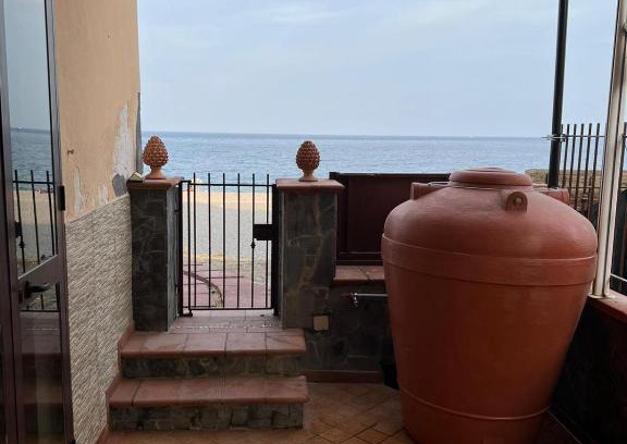 Fondachello House | Oceanfront Bliss at Casa Clemente - Guest Rated 10/10