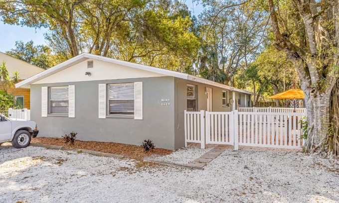 Central Sarasota House | Casa Cocoanut: 4-Star Retreat with Pet & Child-Friendly Amenities