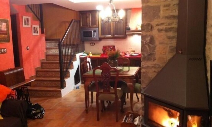 Yebra de Basa Cottage | Family-Friendly Casa Colasa: Perfect for 6 Guests!