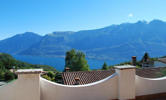 Prabione Apartment | Discover Casa Colombo: Family-Friendly & Pet Welcoming Stay