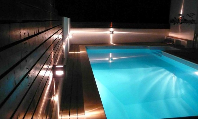 Obidos Bed & Breakfast | Colorful Casa Coloridos: Oceanfront Paradise with Pool