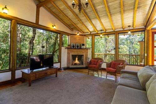 Campos do Jordao House | Explore Nature and Gourmet Delights in Campos do Jordão