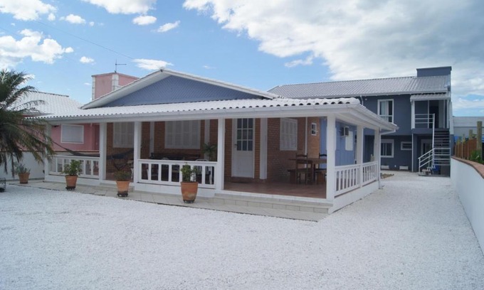 Ponta do Papagaio House | Family-Friendly Casa: 4 Bedrooms Just Steps from the Beach
