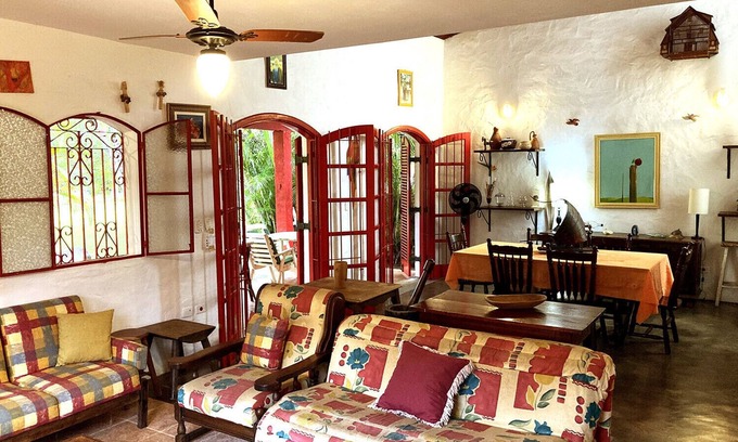 Guaeca House | Relax at Casa near Guaecá Beach with Spa & Breakfast