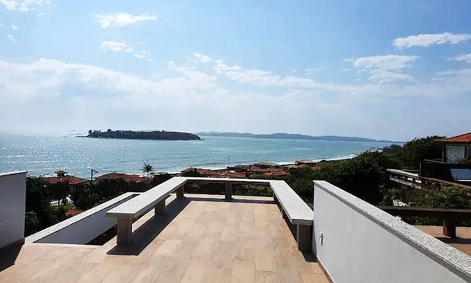 Rasa Ski Chalet | Relaxing Getaway with Pool and Grill in Búzios