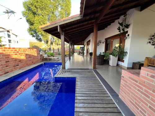 Sao Pedro da Aldeia Villa | Relax at Casa com Piscina e Garagem Privativa em Condomínio