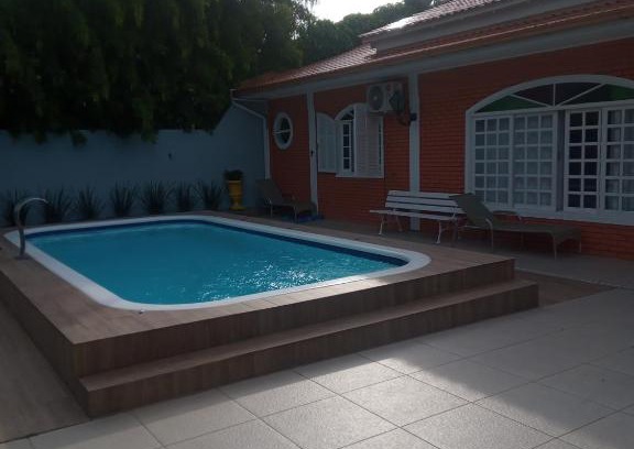 Santinho House | Inviting Casa com Piscina Just 200m from the Beach