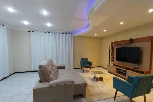 Sao Luis House | Comfortable CASA with Pool near Aracagy Beach for 15