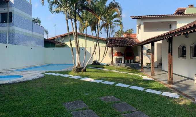 Balneario Florida House | Relaxing Retreat: Casa com piscina near Peruíbe Beach