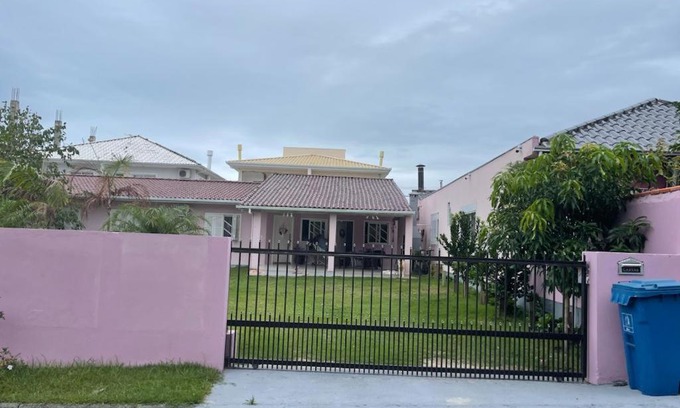 Capivari House | Pet-Friendly Retreat with Pool - Rated 10/10 by Guests