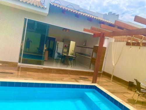 Setor Lagoa Quente House | Relaxing Getaway with Pool and Suites near Parque Lagoa Quente