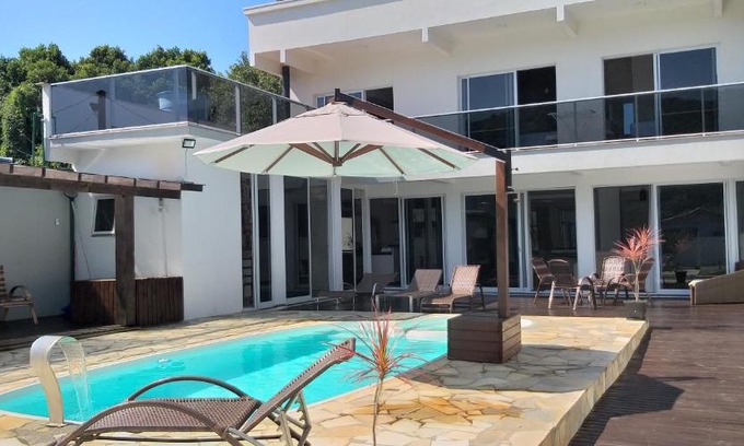 Bombas House | Relax at Casa com Piscina e Hidromassagem Montoski