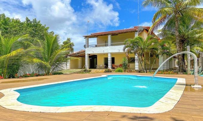 Itacimirim House | Relax in a Poolside Retreat at Casa com piscina, Itacimirim