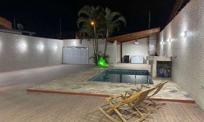 Itanhaem House | Pet-Friendly Oasis with Pool in Itanhaém - Rated 9.5/10
