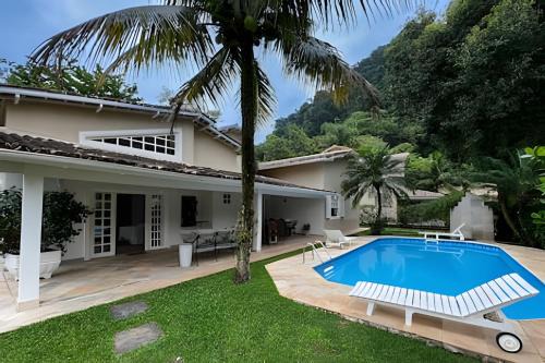 Praia do Pauba House | Relaxing Casa with Private Pool Steps from Praia de Paúba