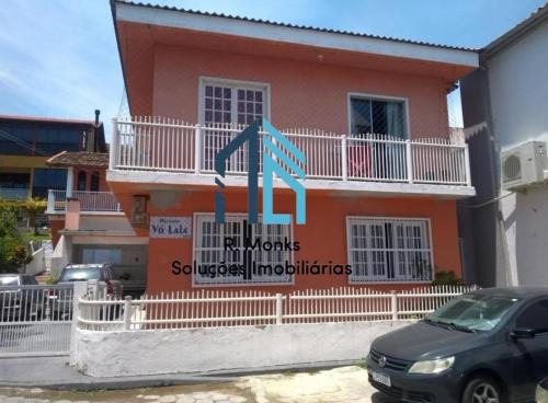 Ingleses Sul House | Beachside Retreat for 8 People, Steps from the Shore