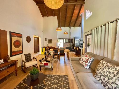 Laguna House | Cozy Lakeside Retreat: Pet & Child Friendly Stay