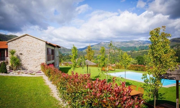 Arcos de Valdevez Apartment | Relaxing Stay at Casa com Vista Para a Piscina