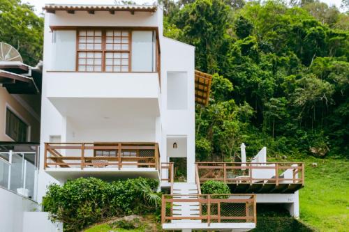Penha Villa | Beachfront Retreat: Casa com Vista Mar na Praia do Quilombo