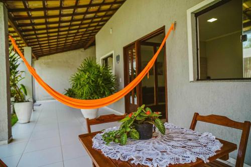 Coqueiro House | Cozy Casa with Wi-Fi, Steps from Praia do Coqueiro